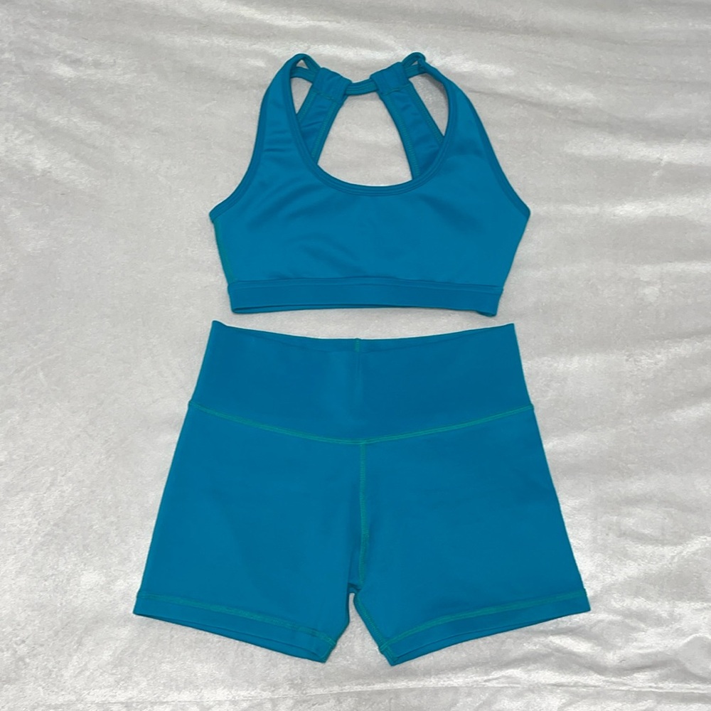 Sports bra with shorts costume size true to XS